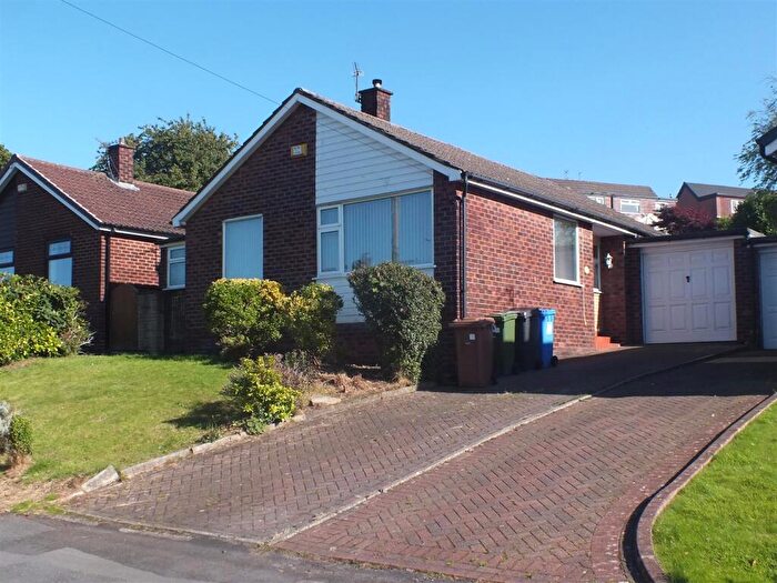 3 Bedroom Detached Bungalow To Rent In Maple Avenue, Stalybridge, SK15