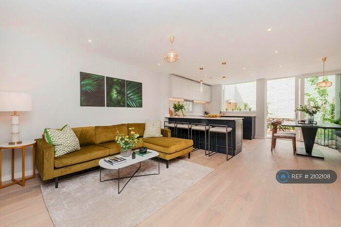 4 Bedroom Detached House To Rent In Knights Hill, London, SE27