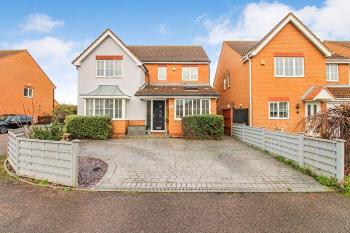 4 Bedroom Detached House For Sale In Pickering Close, Sandy, SG19
