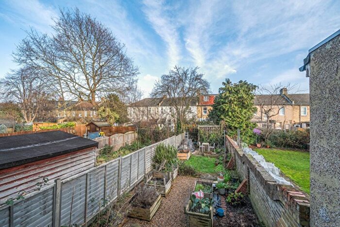 2 Bedroom Property For Sale In Broadfield Road, Catford, London, SE6 - Photo 2