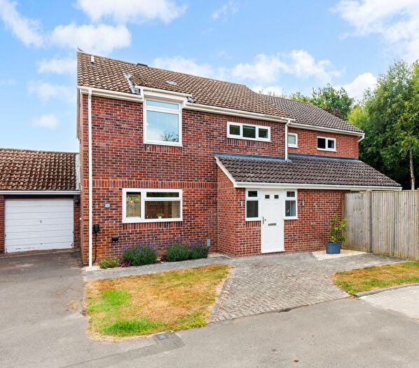4 Bedroom Detached House For Sale In De Montfort Grove, Hungerford, RG17