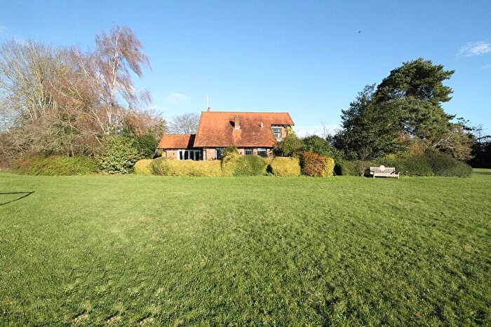 3 Bedroom Detached House For Sale In Littlewick Green, SL6