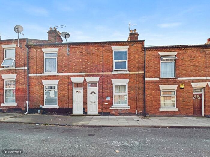 3 Bedroom Terraced House For Sale In Lower Hester Street, Northampton, NN2
