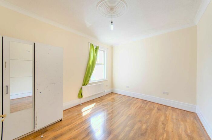 4 Bedroom Flat To Rent In Oldfield Road, Harlesden, London, NW10