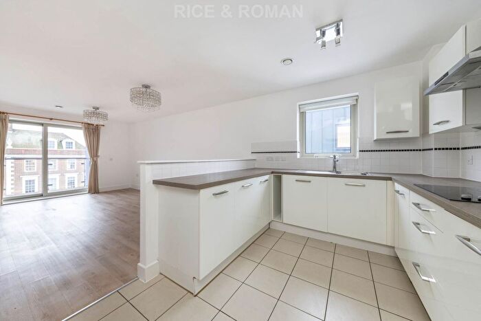 2 Bedroom Flat For Sale In Meadows House, Walton On Thames, KT12