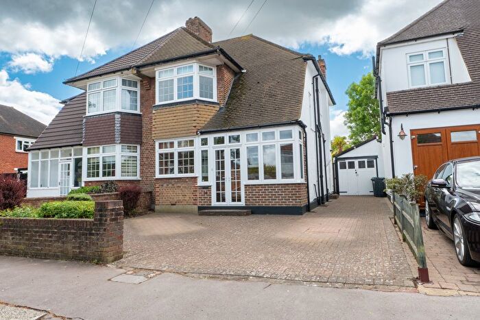 3 Bedroom Semi-Detached House For Sale In Douglas Drive, Shirley, Croydon, CR0