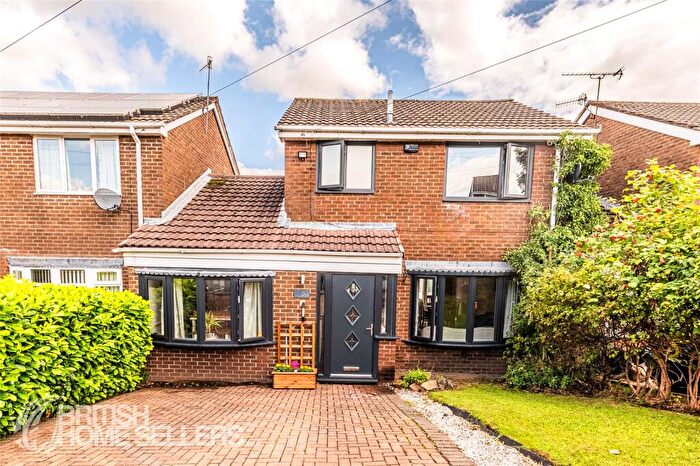 4 Bedroom Semi-Detached House For Sale In Bowland Road, Glossop, Derbyshire, SK13
