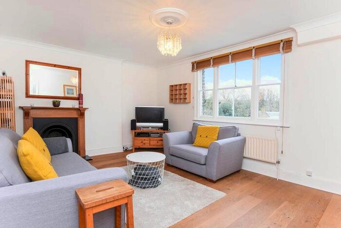 2 Bedroom Flat To Rent In Richmond Hill, Surrey TW10