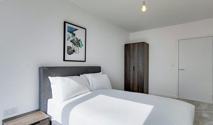 3 Bedroom Apartment To Rent In Shipbuilding Way, London, Greater London, E13