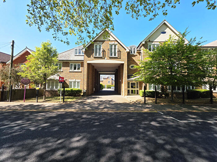 1 Bedroom Flat For Sale In Flat, Maybury Mews, Woking, Surrey, GU21