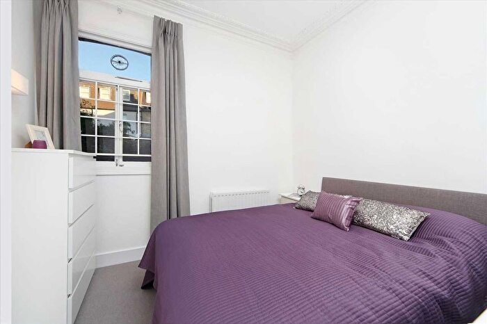 1 Bedroom Flat To Rent In Munster Road, Fulham - Parsons Green, SW6
