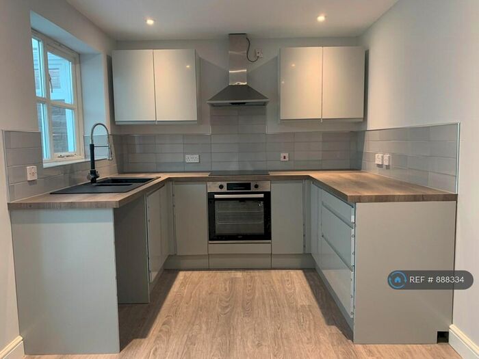 3 Bedroom Terraced House To Rent In Manor Park, Newport, NP10