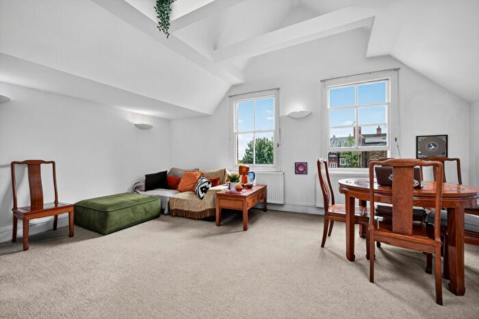 1 Bedroom Flat For Sale In Rosslyn Hill, Hampstead Village, NW3