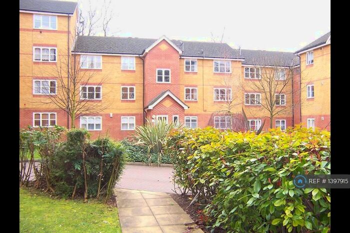 1 Bedroom Flat To Rent In Armoury Road, London, SE8