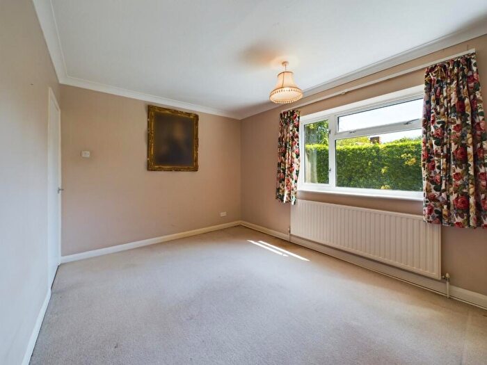 4 Bedroom Detached Bungalow For Sale In Spring Lane, Flore, Northampton, NN7