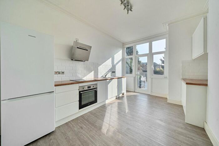 4 Bedroom House For Sale In Brownhill Road, Catford, London, SE6