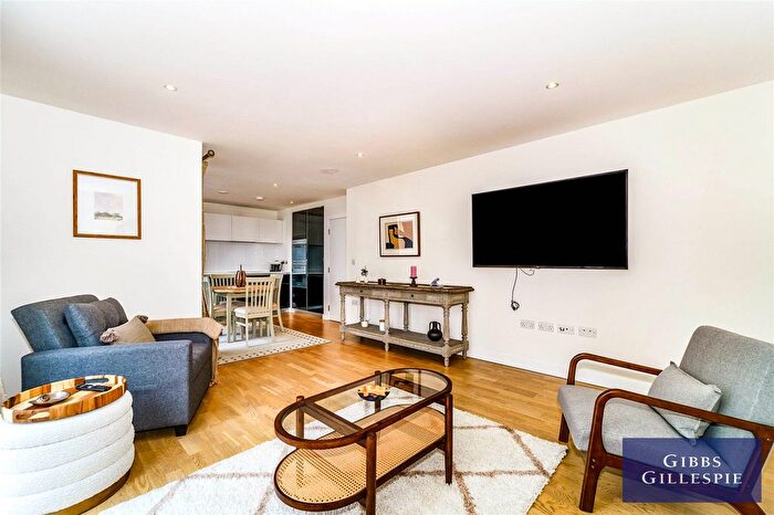 2 Bedroom Flat To Rent In Masson House, Pump House Crescent, Brentford, TW8