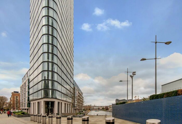 3 Bedroom Flat To Rent In Chronicle Tower, City Road, London, EC1V