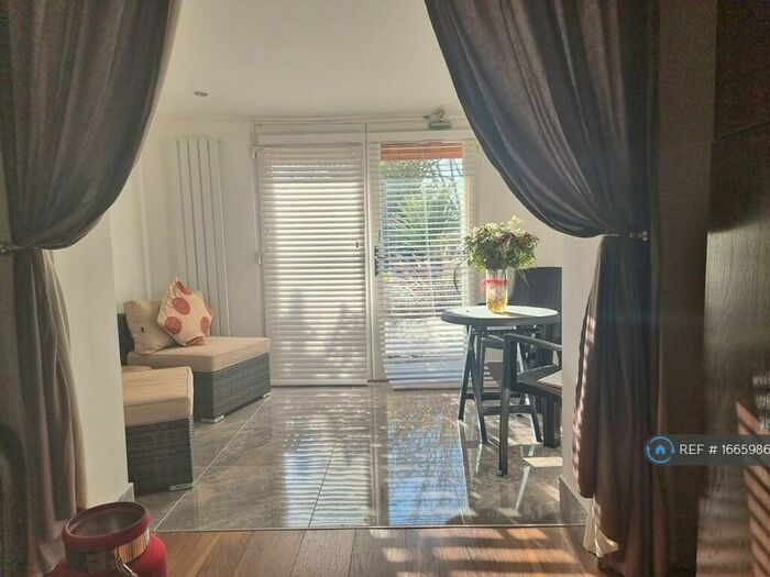 1 Bedroom Flat To Rent In Newbury, Newbury, RG14