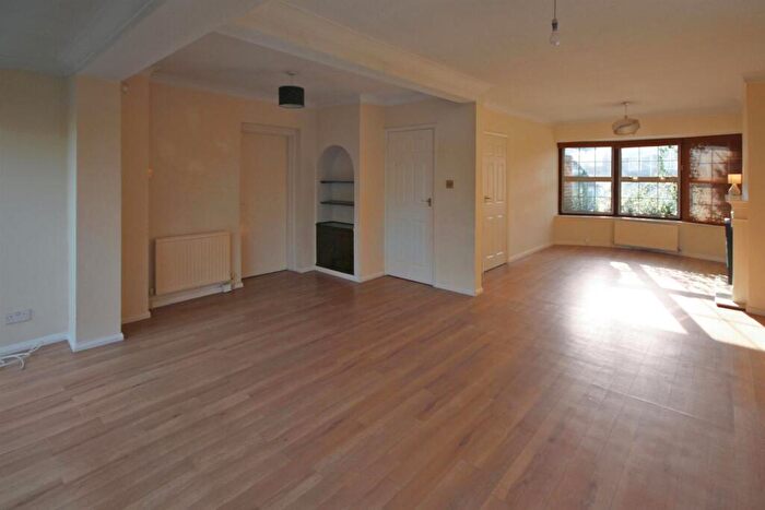 5 Bedroom Semi-Detached House To Rent In Highview Avenue North, Patcham, Brighton, BN1