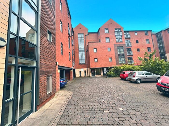 2 Bedroom Apartment For Sale In High Street, Hull, East Yorkshire, HU1