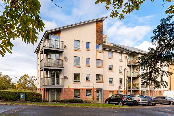 2 Bedroom Flat For Sale In / St. Triduana's Rest, Edinburgh, EH7