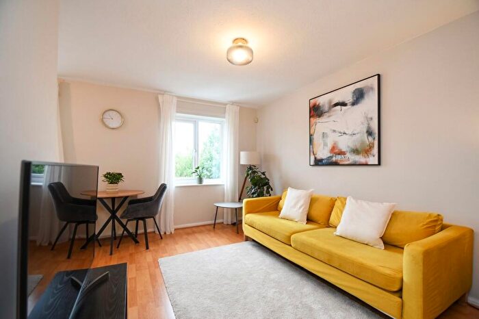 2 Bedroom Flat For Sale In Angora Drive, Salford, M3