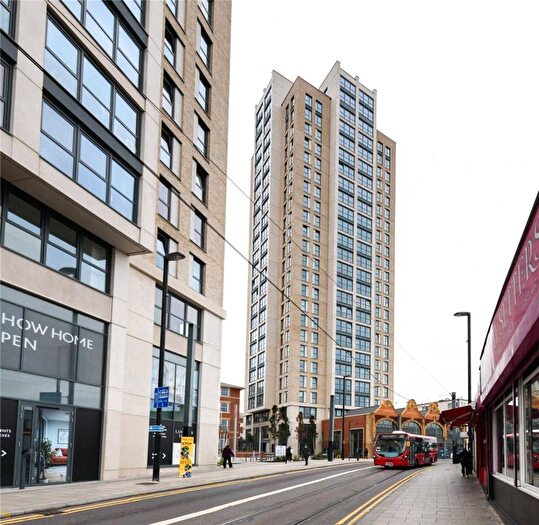 2 Bedroom Flat For Sale In Poplar Walk, Croydon, CR0