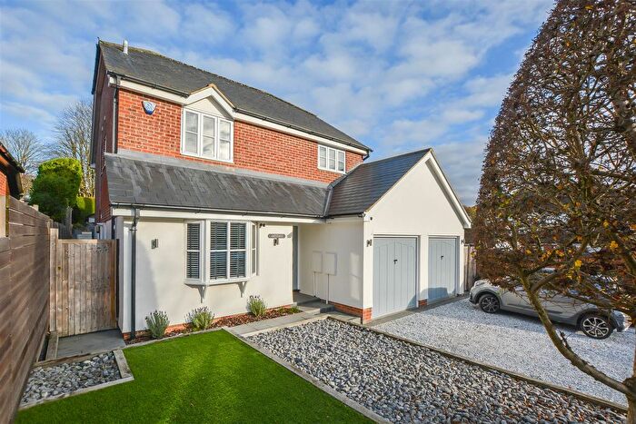 4 Bedroom Detached House For Sale In Riseway, Brentwood, CM15