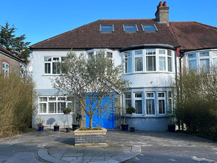 7 Bedroom House For Sale In Hillfield Park, Winchmore Hill, N21