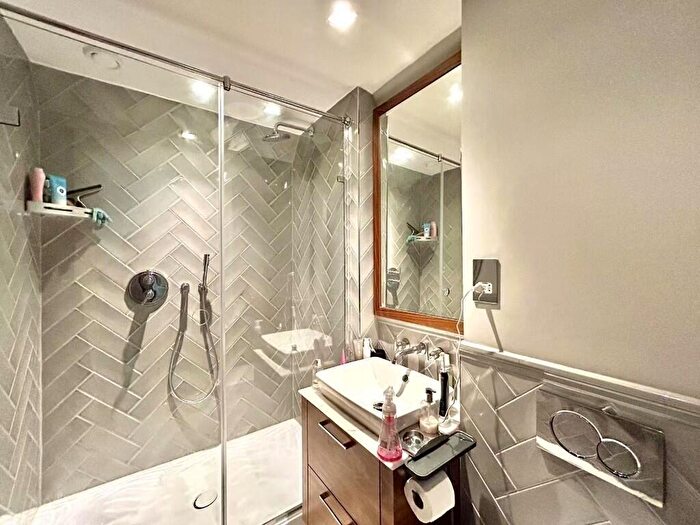 1 Bedroom Flat To Rent In Kidderpore Avenue, London, NW3