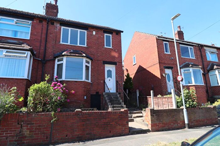 3 Bedroom End Of Terrace House To Rent In Aston Place, Leeds, West Yorkshire, LS13