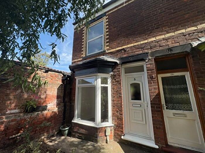 2 Bedroom House To Rent In Brooklyn Avenue, Perth Street, Hull, HU5