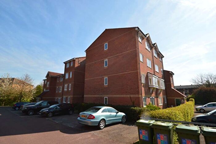 1 Bedroom Flat To Rent In Blackdown Close, East Finchley, London, N2