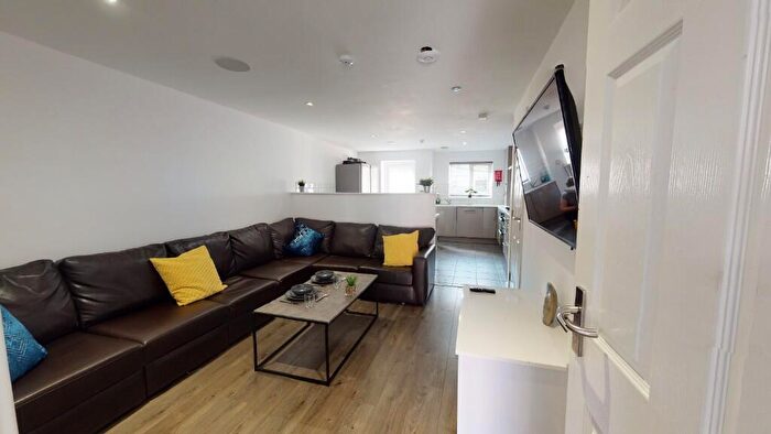 6 Bedroom Terraced House To Rent In Liscard Road, Liverpool, Merseyside, L15