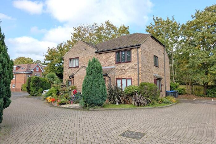 1 Bedroom Apartment To Rent In Addlestone, Surrey, KT15