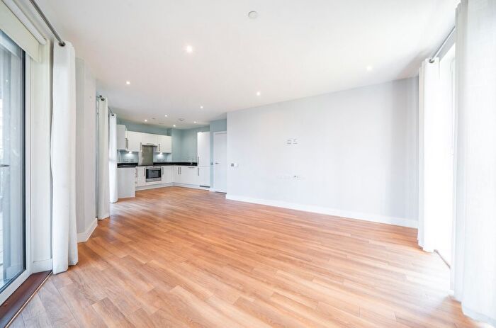 2 Bedroom Flat For Sale In Hatton Road, Wembley, HA0