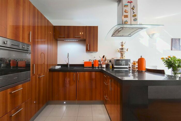 1 Bedroom Flat To Rent In Bridges Court Road, London, SW11