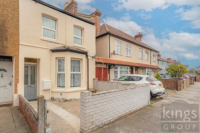 2 Bedroom Flat To Rent In Connop Road, Enfield, EN3