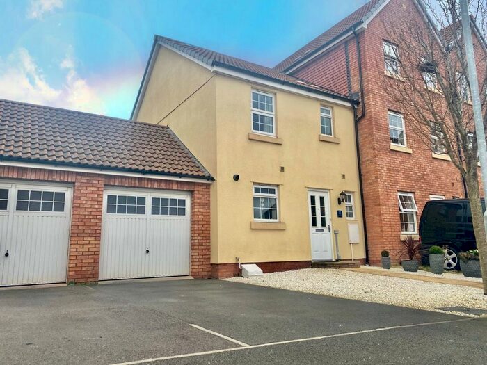 3 Bedroom Terraced House To Rent In Roys Place, Bathpool, Taunton, TA2