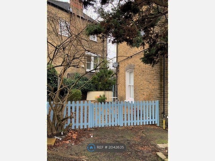 2 Bedroom Flat To Rent In Westcombe Hill, London, SE3