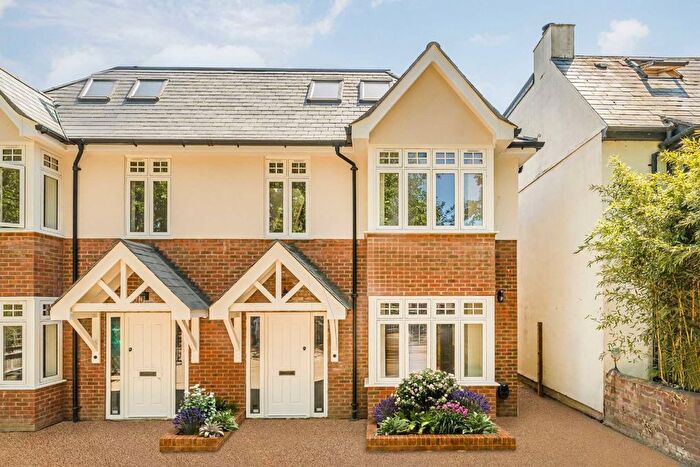 4 Bedroom Semi Detached House For Sale In Wensleydale Road, Hampton, TW12