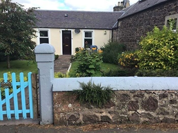 2 Bedroom Cottage To Rent In South Back Road, Biggar, ML12