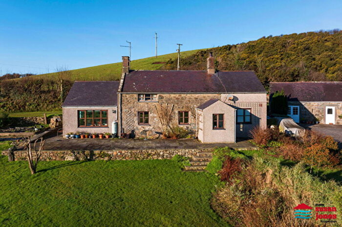 3 Bedroom Detached House For Sale In Sarn, Pwllheli, LL53