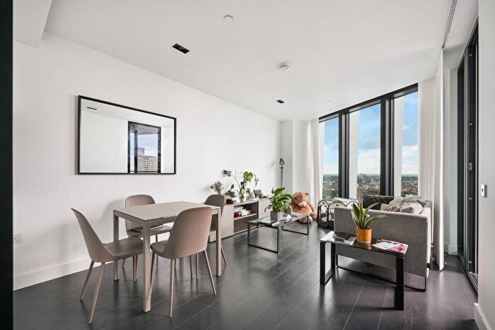 1 Bedroom Flat For Sale In Amory Tower, Marsh Wall, E14