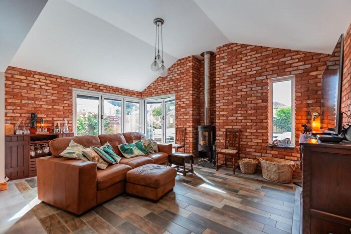 3 Bedroom Detached House For Sale In Cosmeston Drive, Penarth, CF64