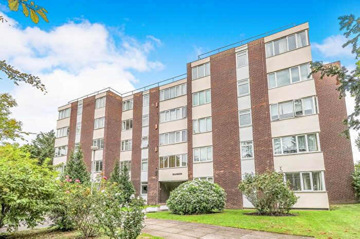 2 Bedroom Flat To Rent In Craigside, Galsworthy Road, Kingston Upon Thames, KT2