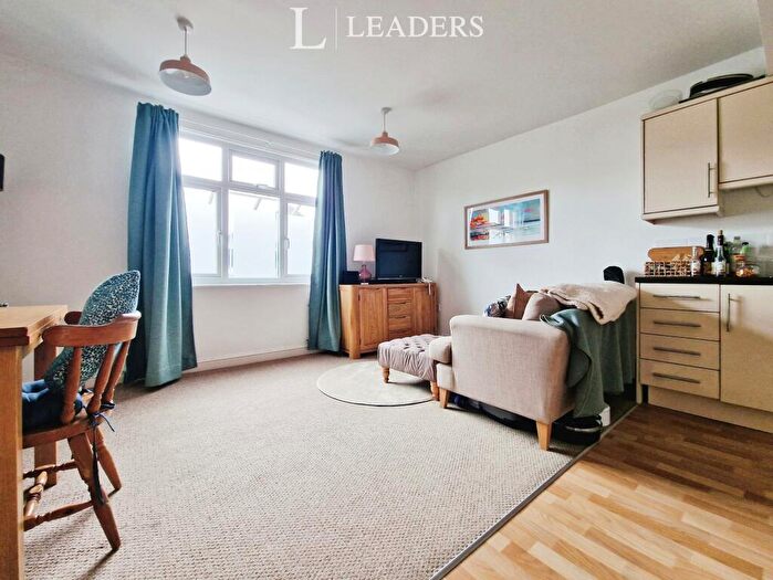 2 Bedroom Flat To Rent In High Street, Eastleigh, SO50