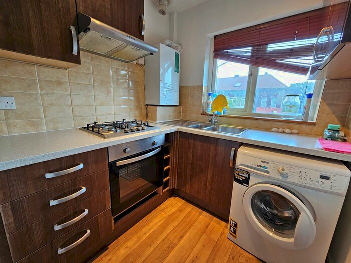 1 Bedroom Maisonette To Rent In Bilton Road, Perivale, Greenford, UB6