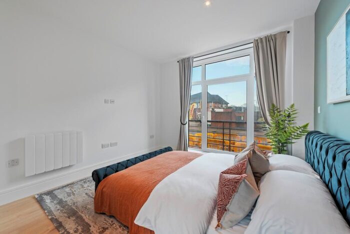 1 Bedroom Apartment To Rent In Syward Place, - Pycroft Road Chertsey, KT16